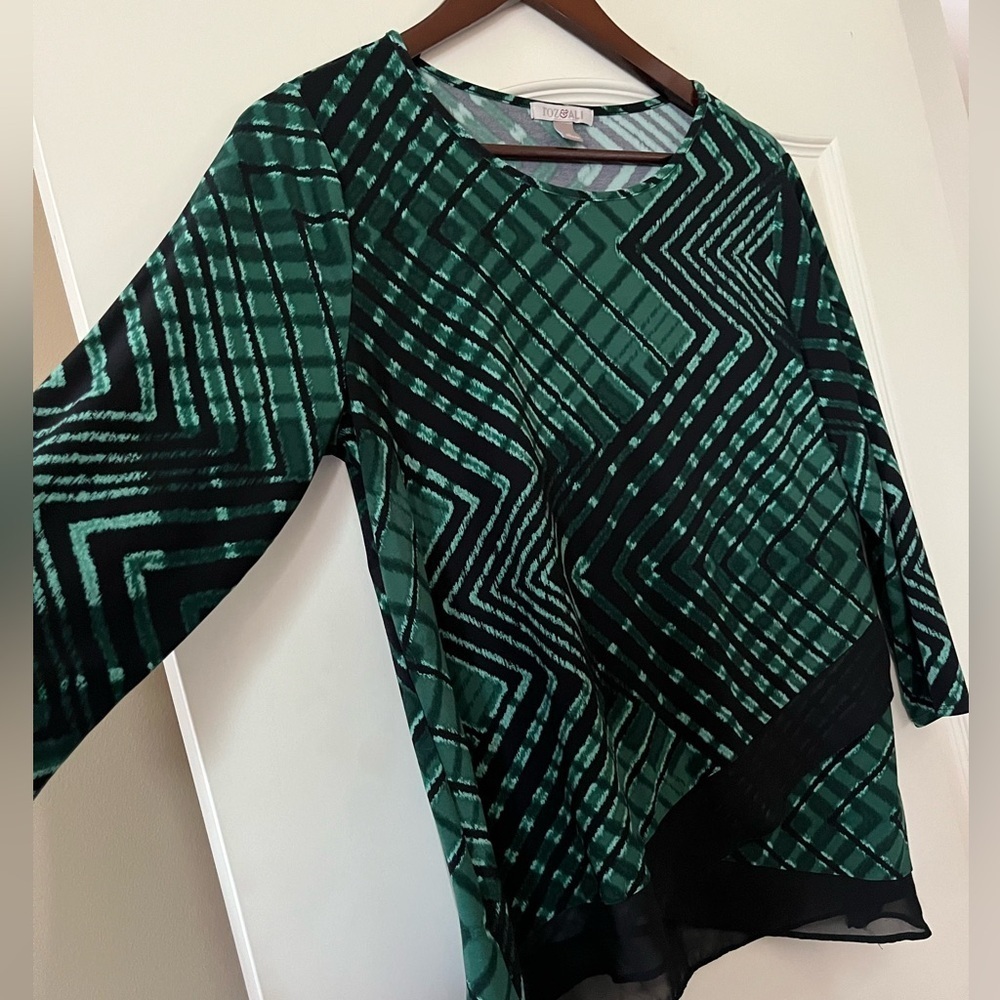 Roz & Ali Designer Emerald & Black Patterned Flowy Blouse Women’s Size L - Picture 3 of 11